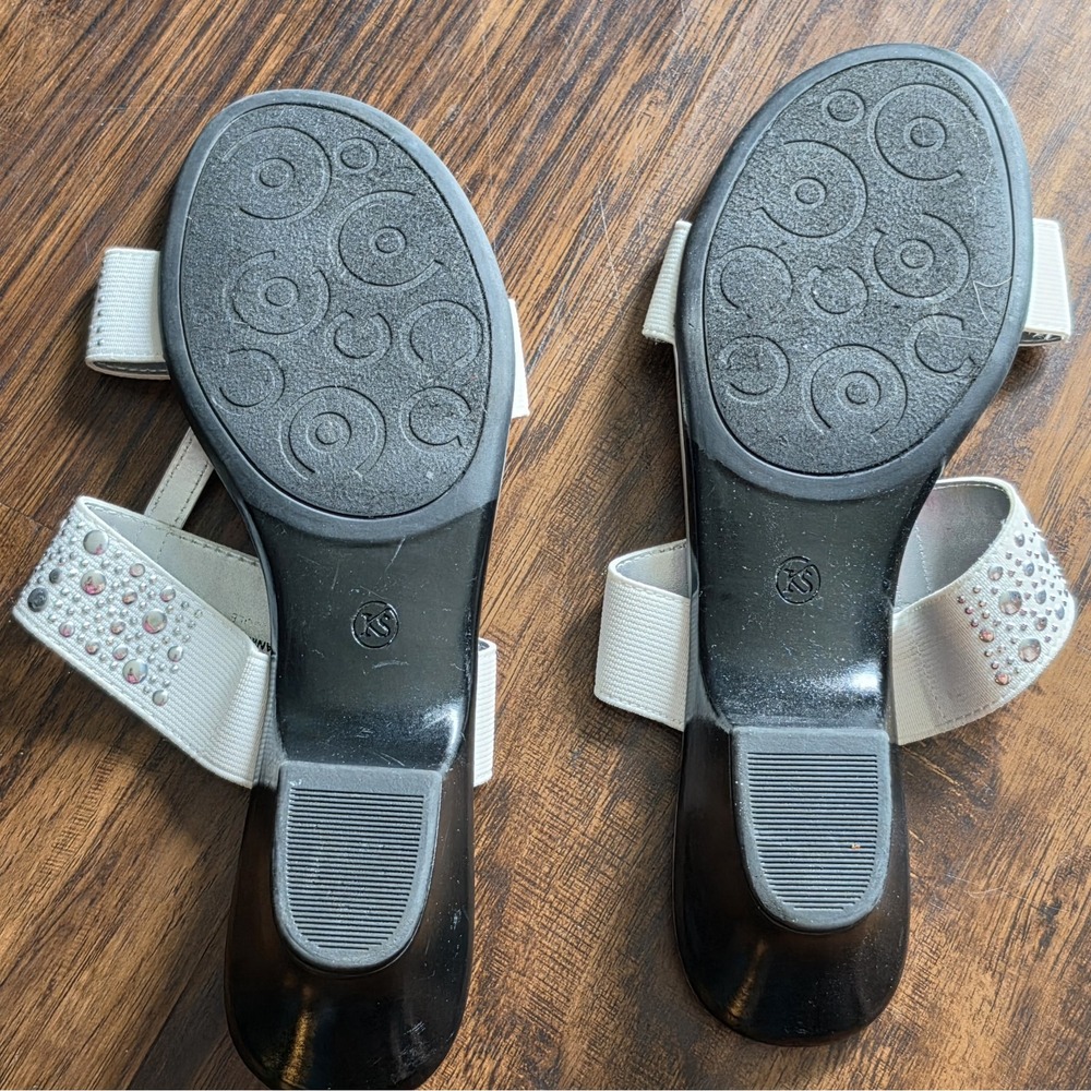 Karen Scott Silver Slip On Sandals Stud Embellishments Low Heal Size 8M 8 - Picture 5 of 5